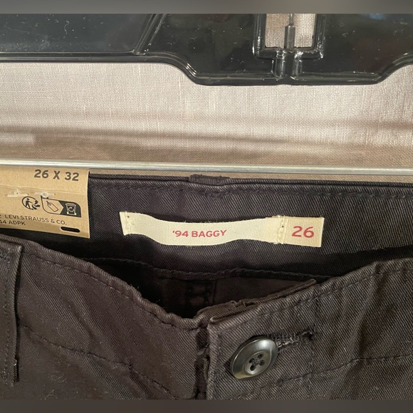 Levi’s womens black pants size 26 cotton 94 Baggy Cargos - Picture 11 of 15